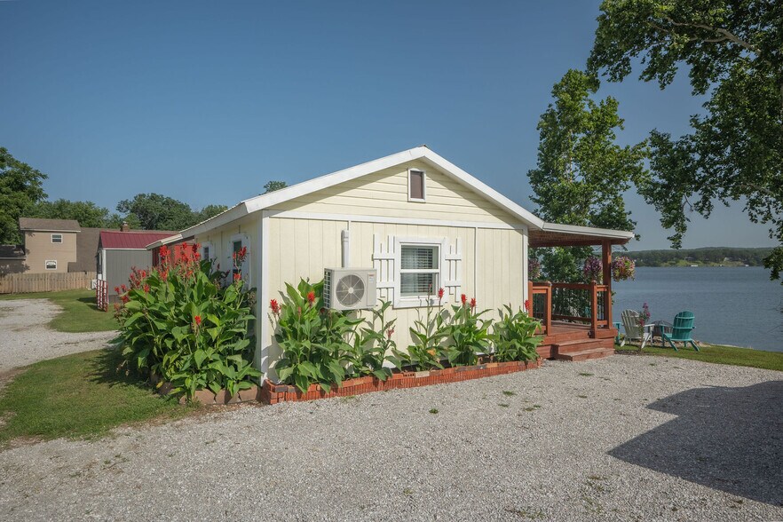 More Photos Of 64487 E 254 Loop, Grove Specialty For Sale