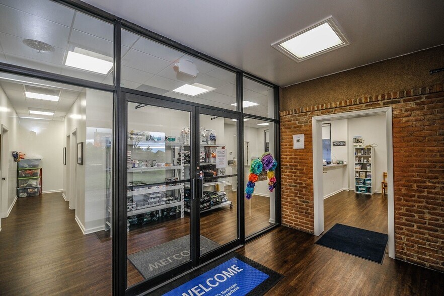 More Photos Of 829 N Loudoun St, Winchester Freestanding For Sale