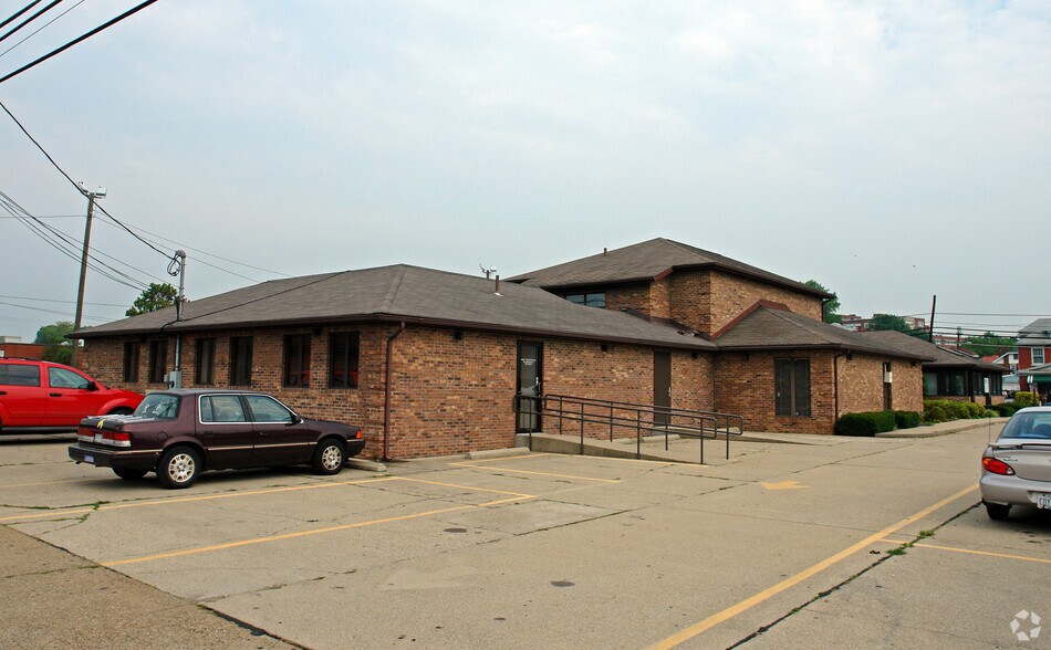 More Photos Of 2915 3rd Ave, Huntington Medical For Sale