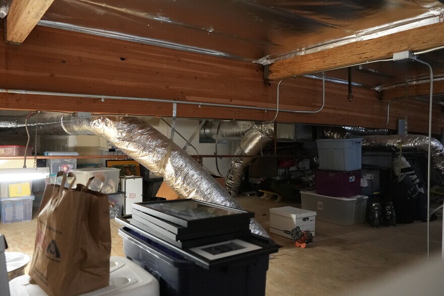 More Photos Of 18314 S Broadway St, Gardena Light Manufacturing For Lease