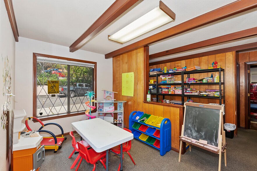 More Photos Of 24028 Lake Dr, Crestline Medical For Sale