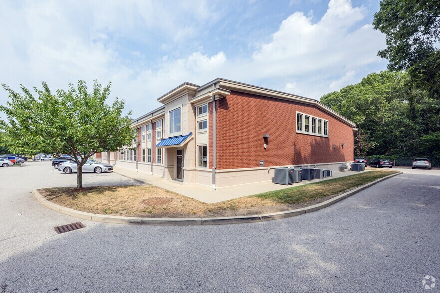 More Photos Of 5750 Post Rd, East Greenwich Medical For Sale