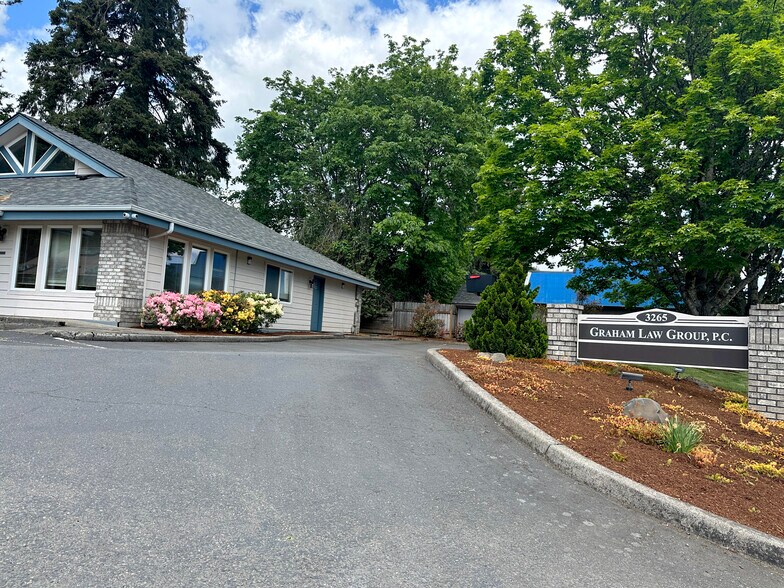 More Photos Of 3265 Liberty Rd S, Salem Office For Sale