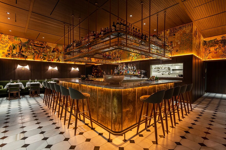 Primary Photo Of 7029 Willoughby Ave, Los Angeles Storefront For Lease