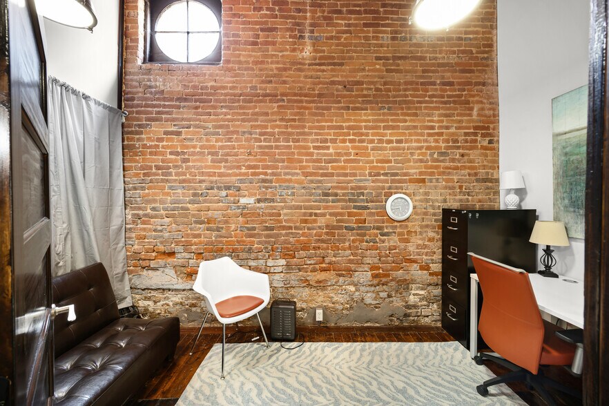 More Photos Of 109 E Lafayette St, Jackson Office Residential For Lease