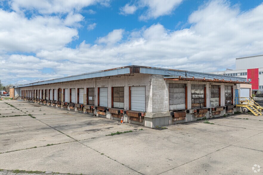 More Photos Of 3890 Eastern Ave SE, Grand Rapids Truck Terminal For Sale