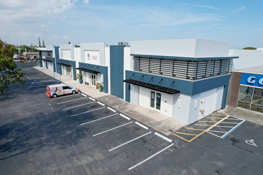 More Photos Of 1685 S State Road 7, Hollywood Warehouse For Lease