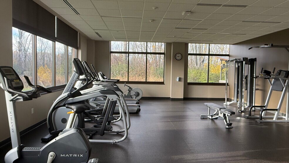 More Photos Of N25W23645 Watertown Rd, Waukesha Office For Sale