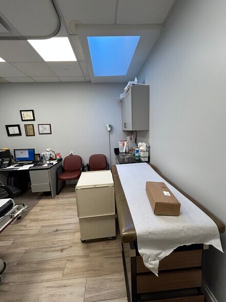 More Photos Of 459 7th Ave, Brooklyn Storefront Retail Office For Lease