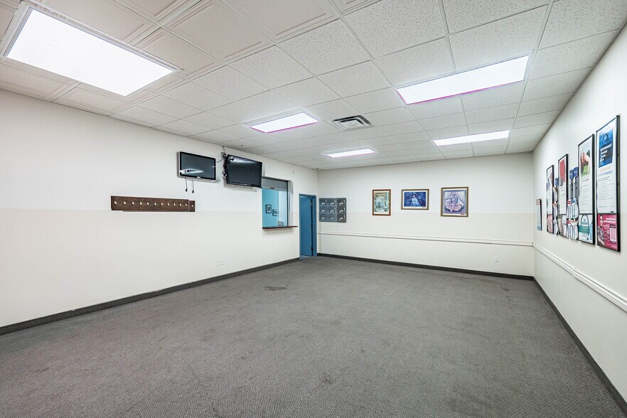 More Photos Of 1625 Albion Rd, Toronto Medical For Sale