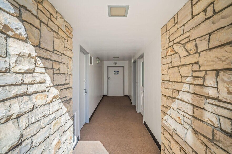 More Photos Of 440 Corona Del Mar, Santa Barbara Apartments For Sale