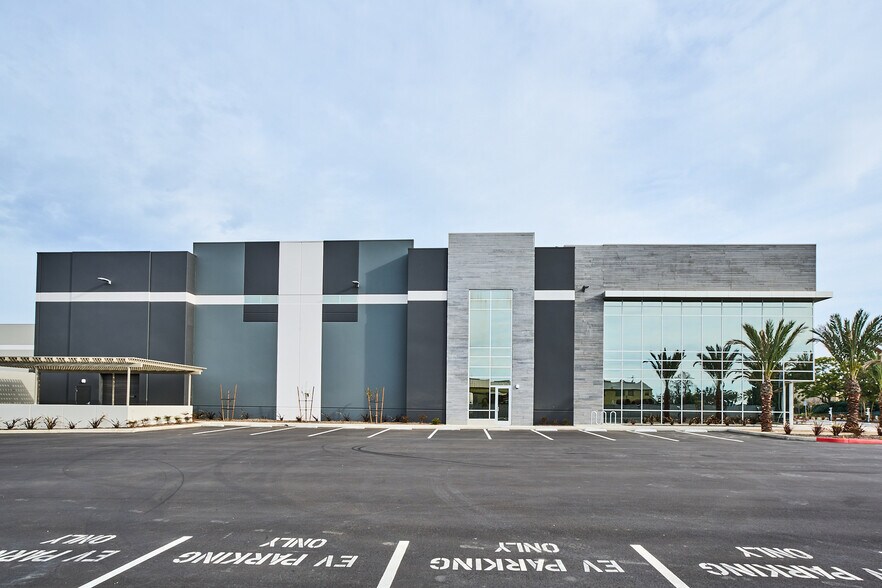 More Photos Of 9615 Norwalk Blvd, Santa Fe Springs Distribution For Lease