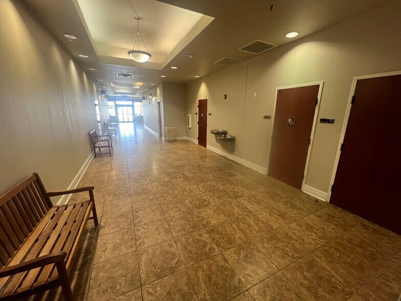 More Photos Of 3202 S W S Young Dr, Killeen Medical For Lease