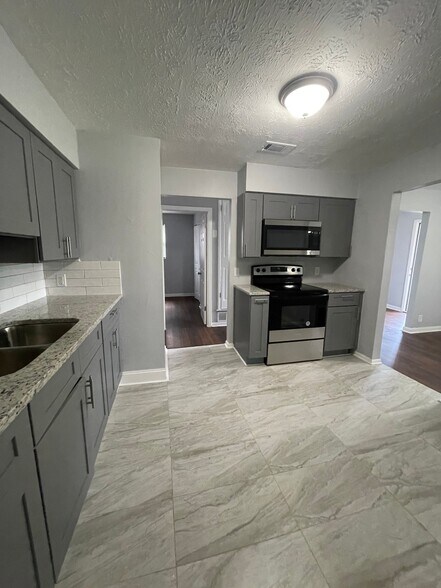 More Photos Of 619 Linwood Ave, Jacksonville Specialty For Sale
