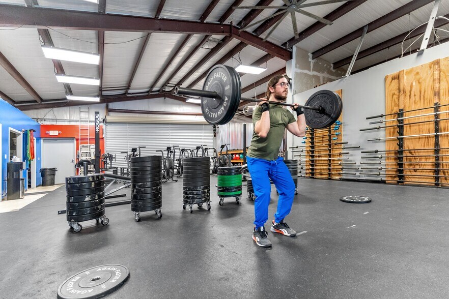 More Photos Of 140 NE Yellow Pine Ave, Madison Restaurant For Sale