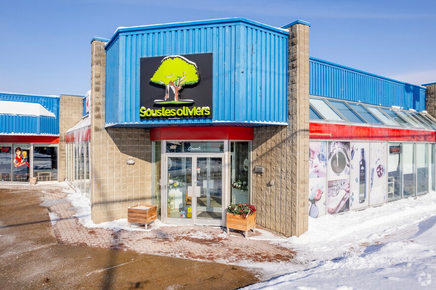 More Photos Of 345-393 Boul Harwood, Vaudreuil-dorion Storefront Retail Office For Lease