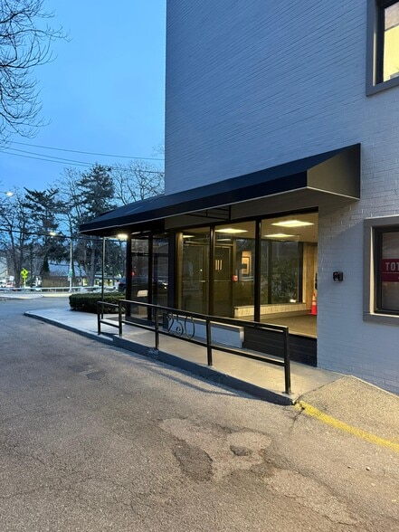 More Photos Of 250 E Hartsdale Ave, Hartsdale Office For Lease