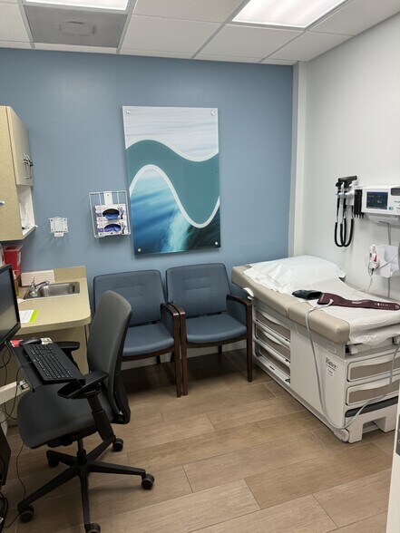 More Photos Of 5317 W Atlantic Ave, Delray Beach Medical For Lease