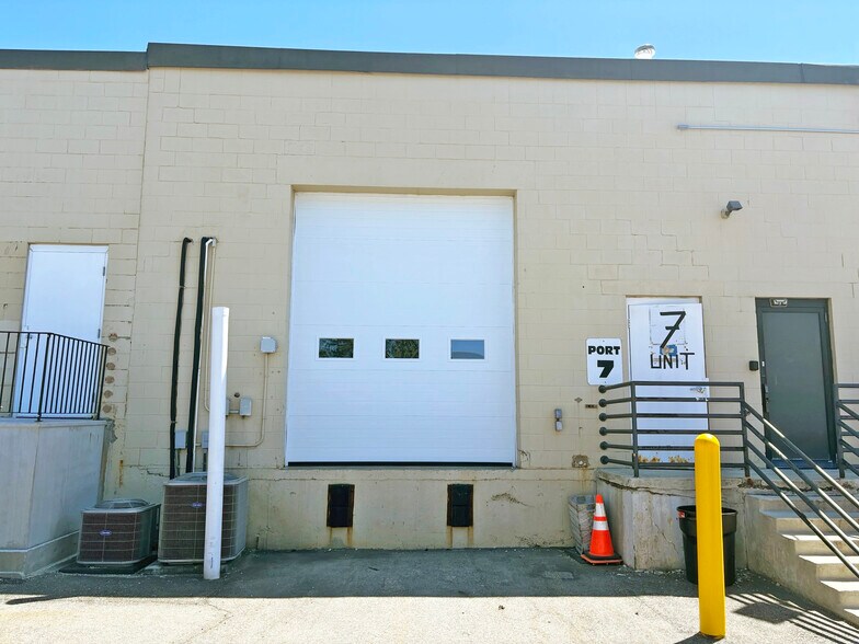 More Photos Of 124 Heritage Ave, Portsmouth Light Manufacturing For Lease