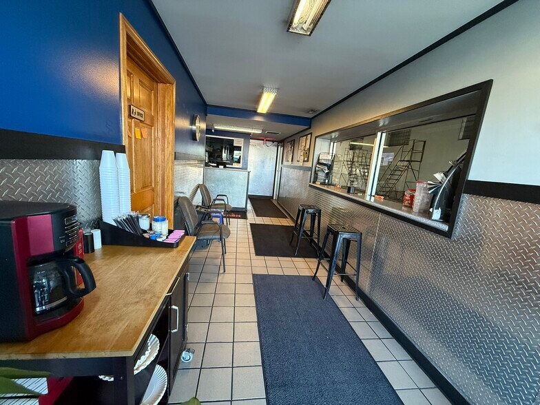 More Photos Of 602 Friend Way, Lebanon General Retail For Sale