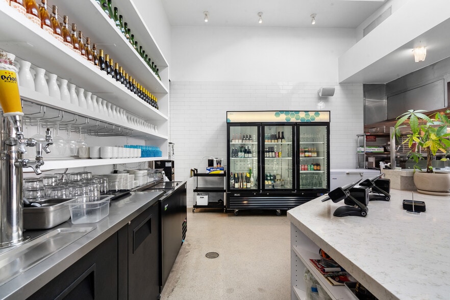 More Photos Of 2144-2146 Colorado Blvd, Los Angeles Restaurant For Sale