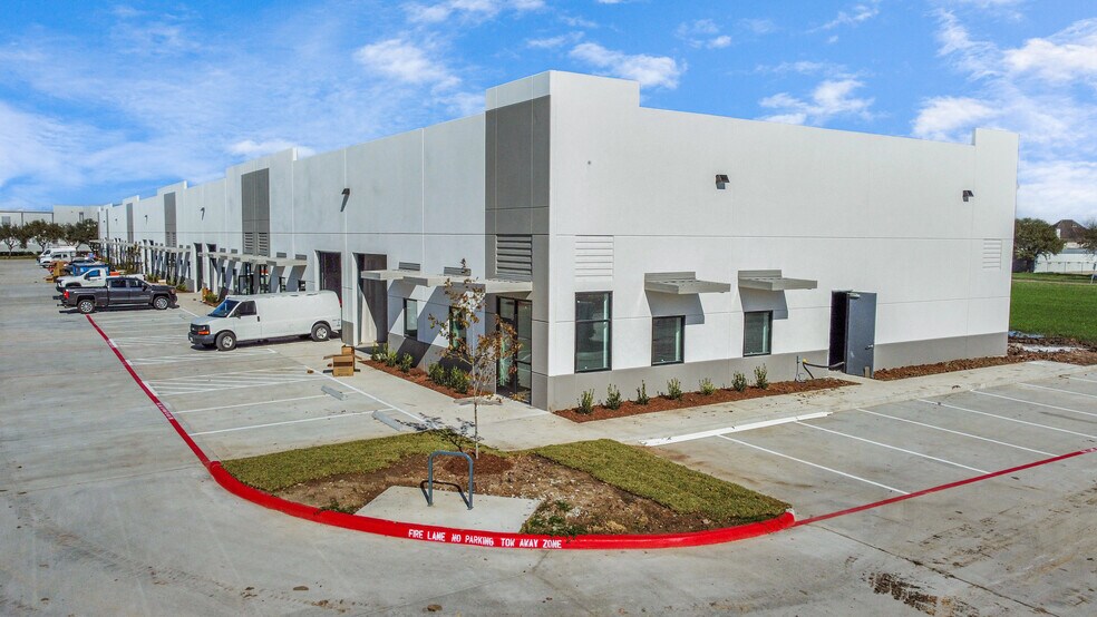 More Photos Of 12425 W Airport Blvd, Sugar Land Light Distribution For Lease