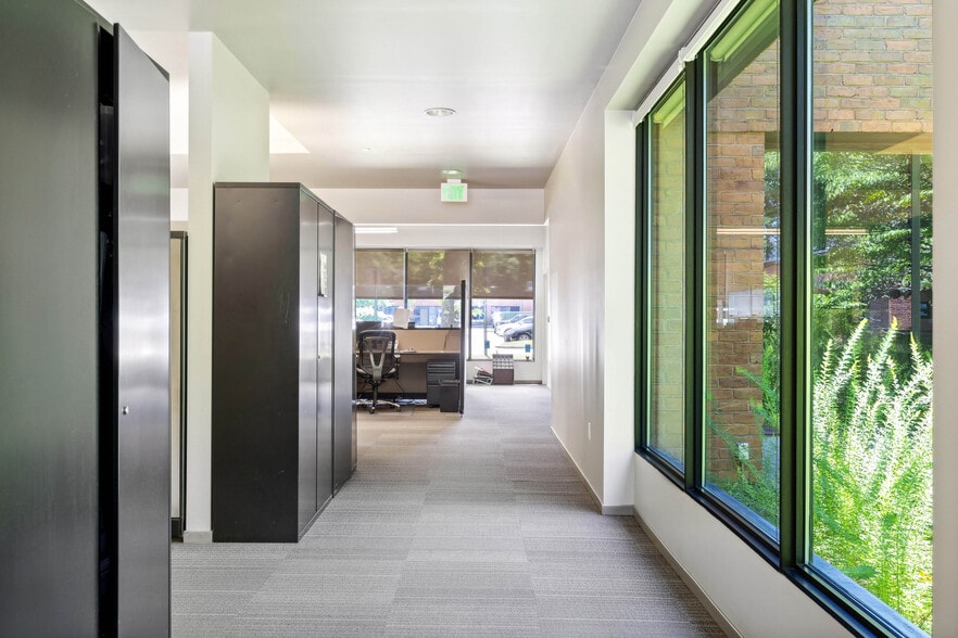 More Photos Of 10245-10255 Old Columbia Rd, Columbia Office For Sale