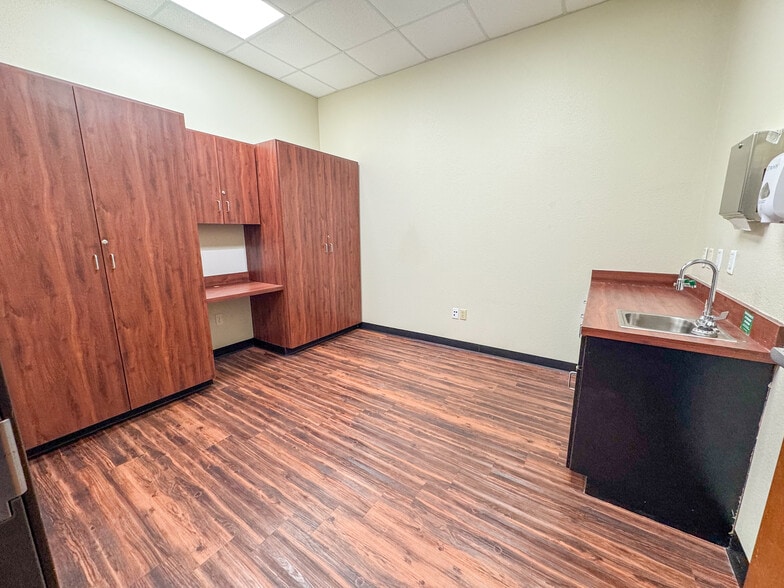 More Photos Of 2014 Ben Merritt Dr, Decatur Medical For Lease