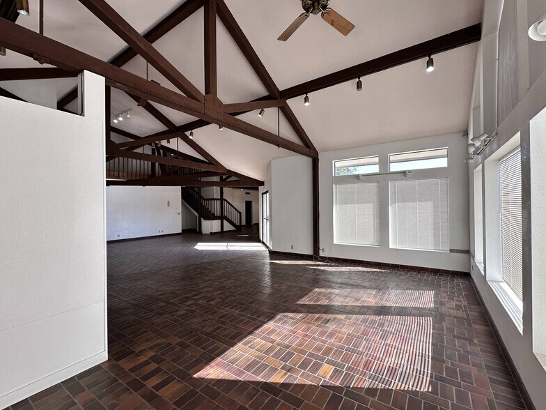 More Photos Of 1205 11th St, Reedley Storefront For Sale