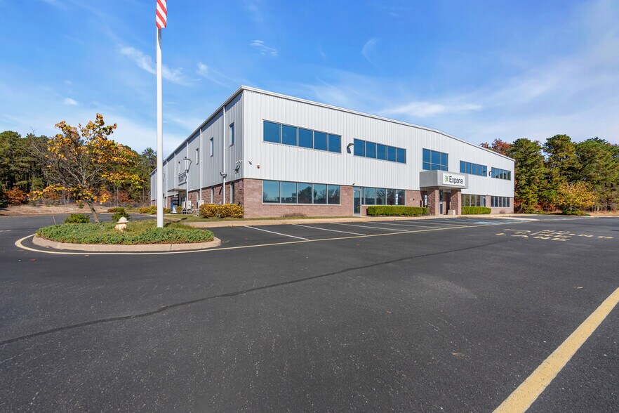 More Photos Of 1001 Corporate Cir, Toms River Warehouse For Lease