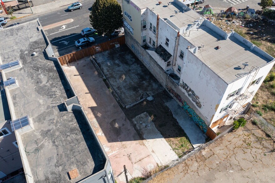 More Photos Of 2321-2323 San Pablo Ave, Oakland Warehouse For Sale