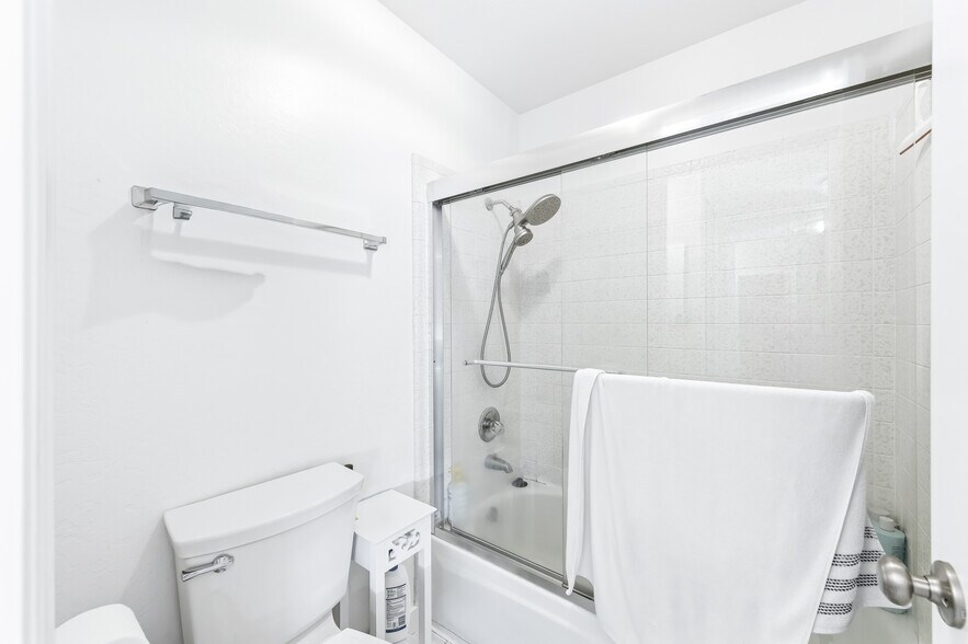 More Photos Of 528 Grand Ave, South San Francisco Apartments For Sale