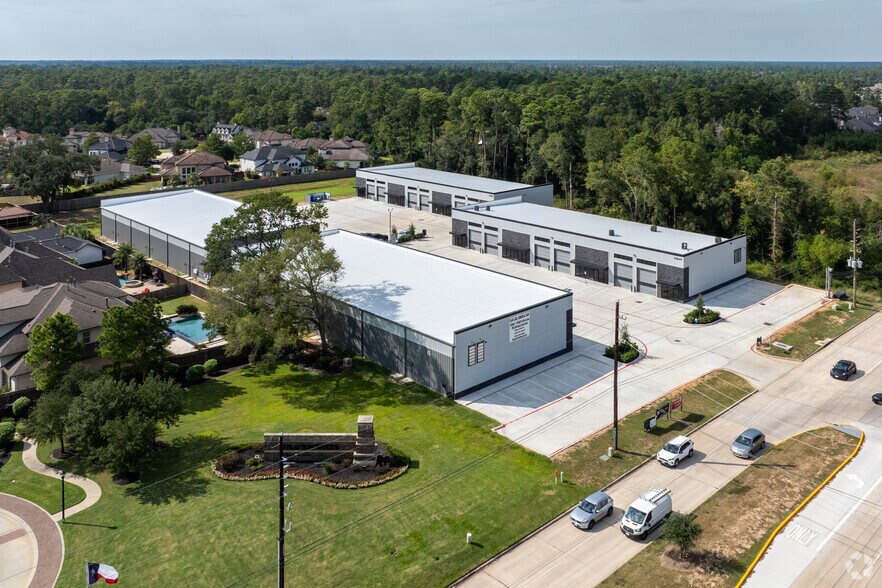 More Photos Of 23645 Gosling Rd, Spring Showroom For Lease