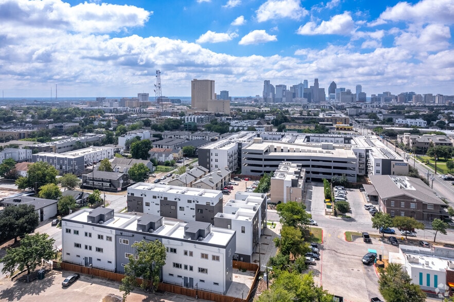 More Photos Of , Dallas Multifamily For Sale