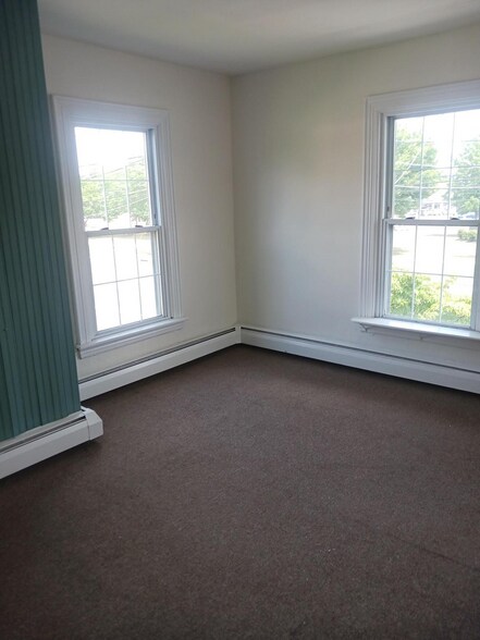 More Photos Of 5870 Easton Rd, Plumsteadville Unknown For Lease