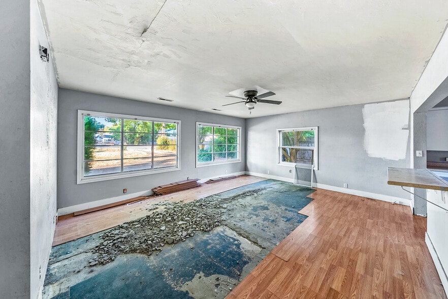 More Photos Of 3311 Biddle Rd, Medford Auto Repair For Sale