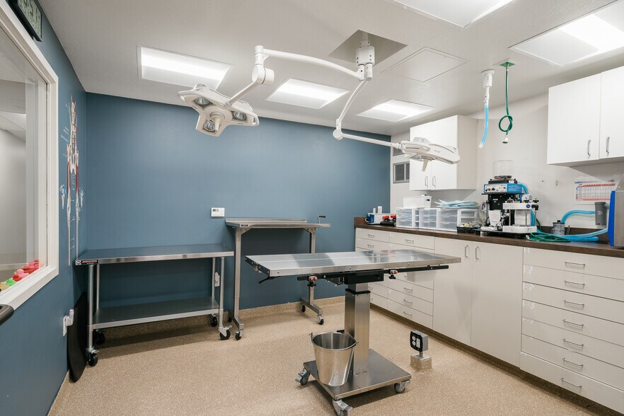 More Photos Of 6400 4th St N, Saint Petersburg Medical For Sale