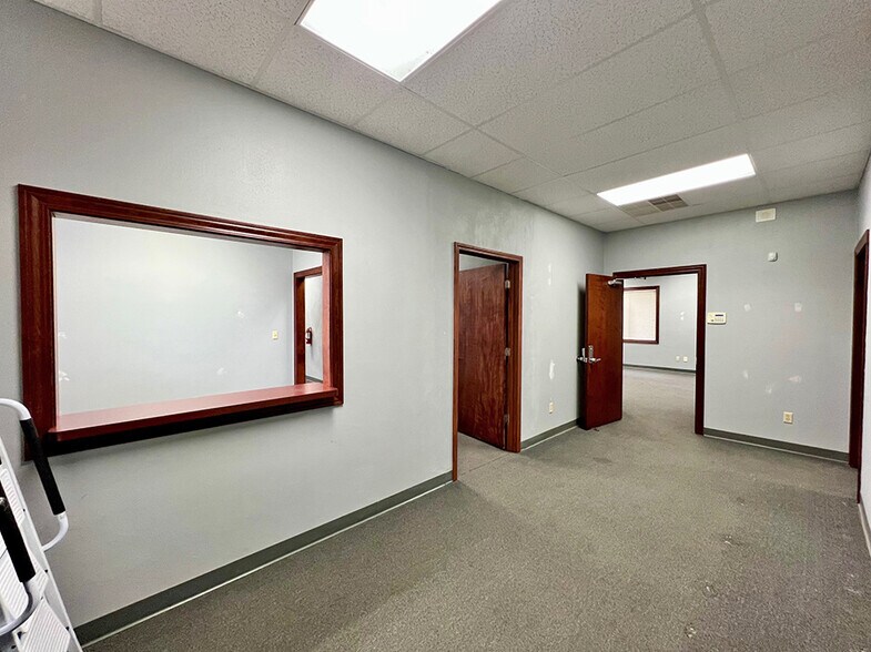 More Photos Of 2 Bronze Pointe, Swansea Office For Sale