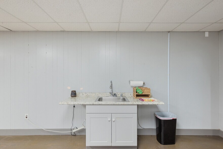 More Photos Of 5290 W State Highway 31, Corsicana Office Residential For Lease