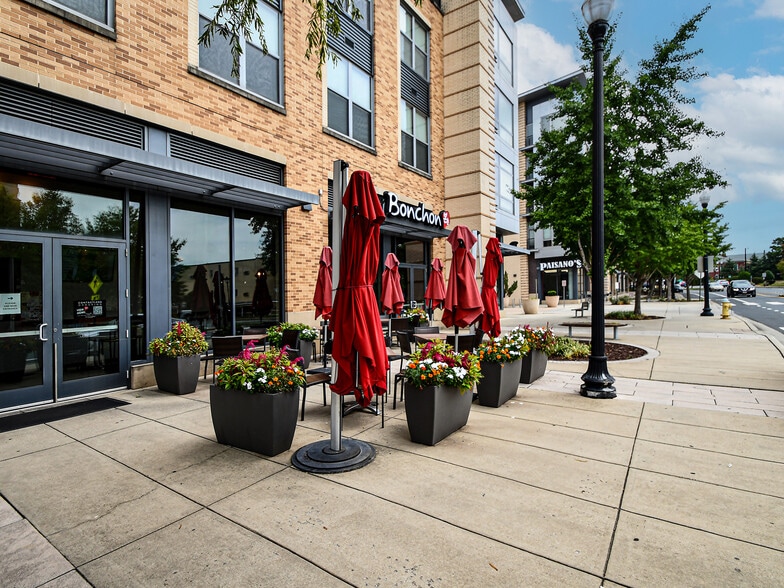 More Photos Of 2300 N Pershing Dr, Arlington Medical For Sale