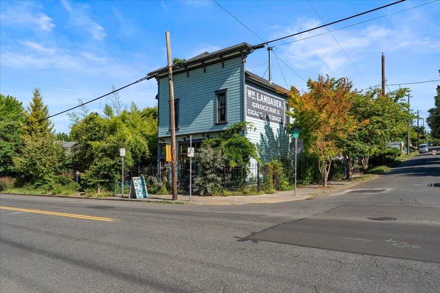 Primary Photo Of 3039 SE Stark St, Portland Storefront Retail Residential For Sale