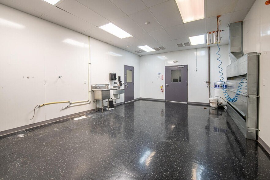 More Photos Of 1105 Constitution Dr, Trinidad Food Processing For Sale