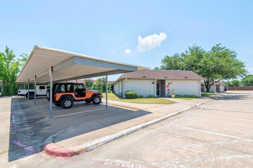 More Photos Of 1710 N McDonald St, McKinney Assisted Living For Sale