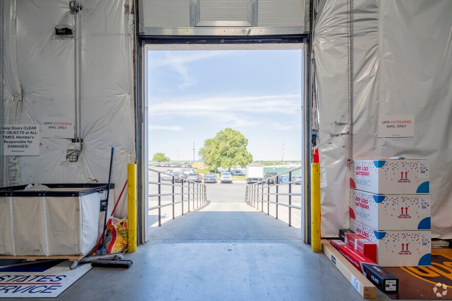 More Photos Of 4735-4795 Leyden St, Denver Warehouse For Lease