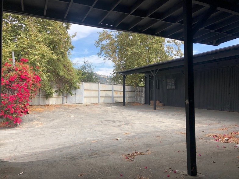 More Photos Of 2425 Glover Pl, Los Angeles Unknown For Lease