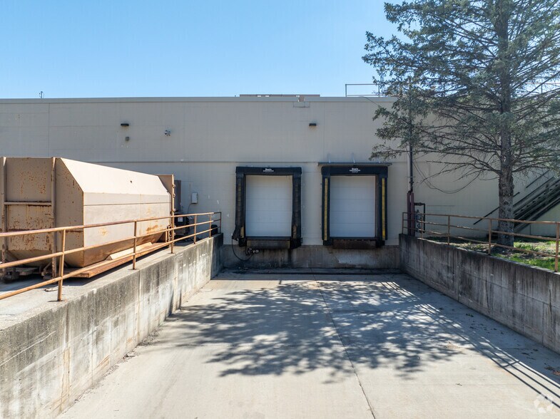 More Photos Of 3420 Martin Luther King Jr Pky, Des Moines Unknown For Lease