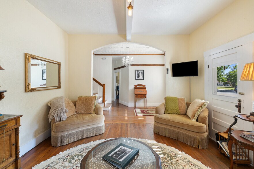 More Photos Of 201 Nugent Ave ave, Johnson City Hotel For Sale