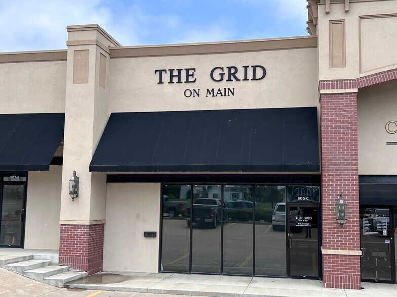 More Photos Of 805-807 W Main St, Blue Springs Storefront Retail Office For Sale