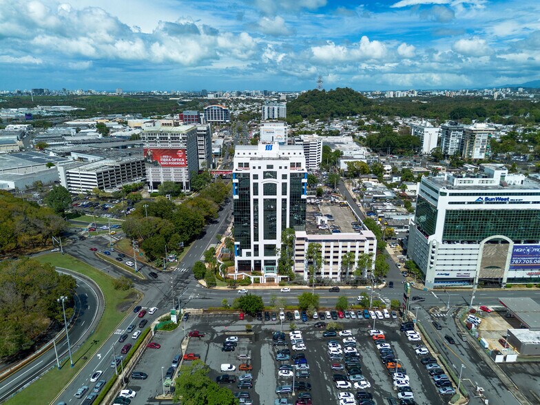 More Photos Of FD Roosevelt Est. 306, San Juan Office For Sale