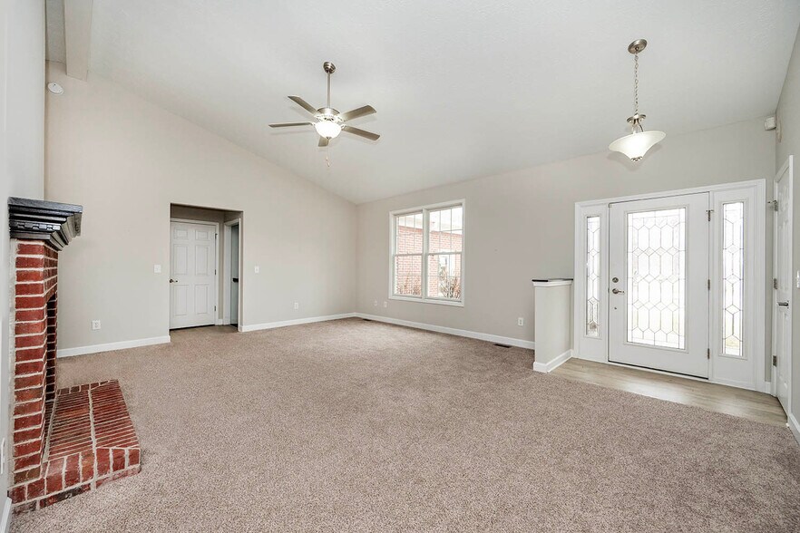 More Photos Of 65 Maplehurst Dr, Brownsburg Office For Sale